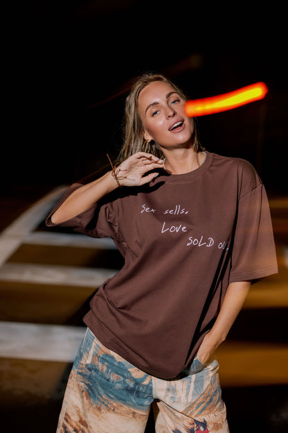 Oversized T-Shirt Chocolate "Love Sold"