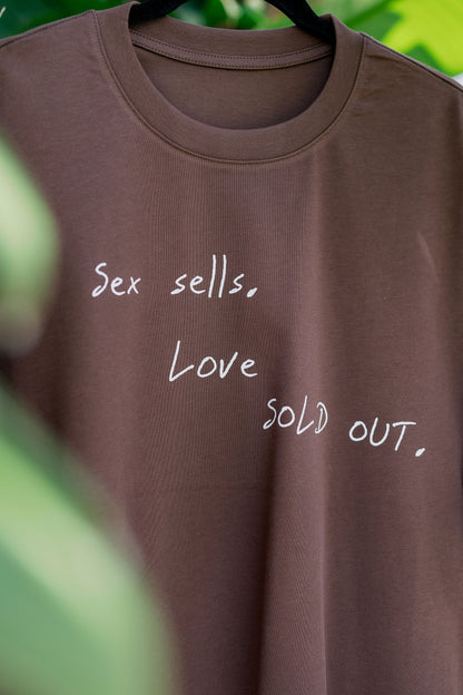 Oversized T-Shirt Chocolate "Love Sold"