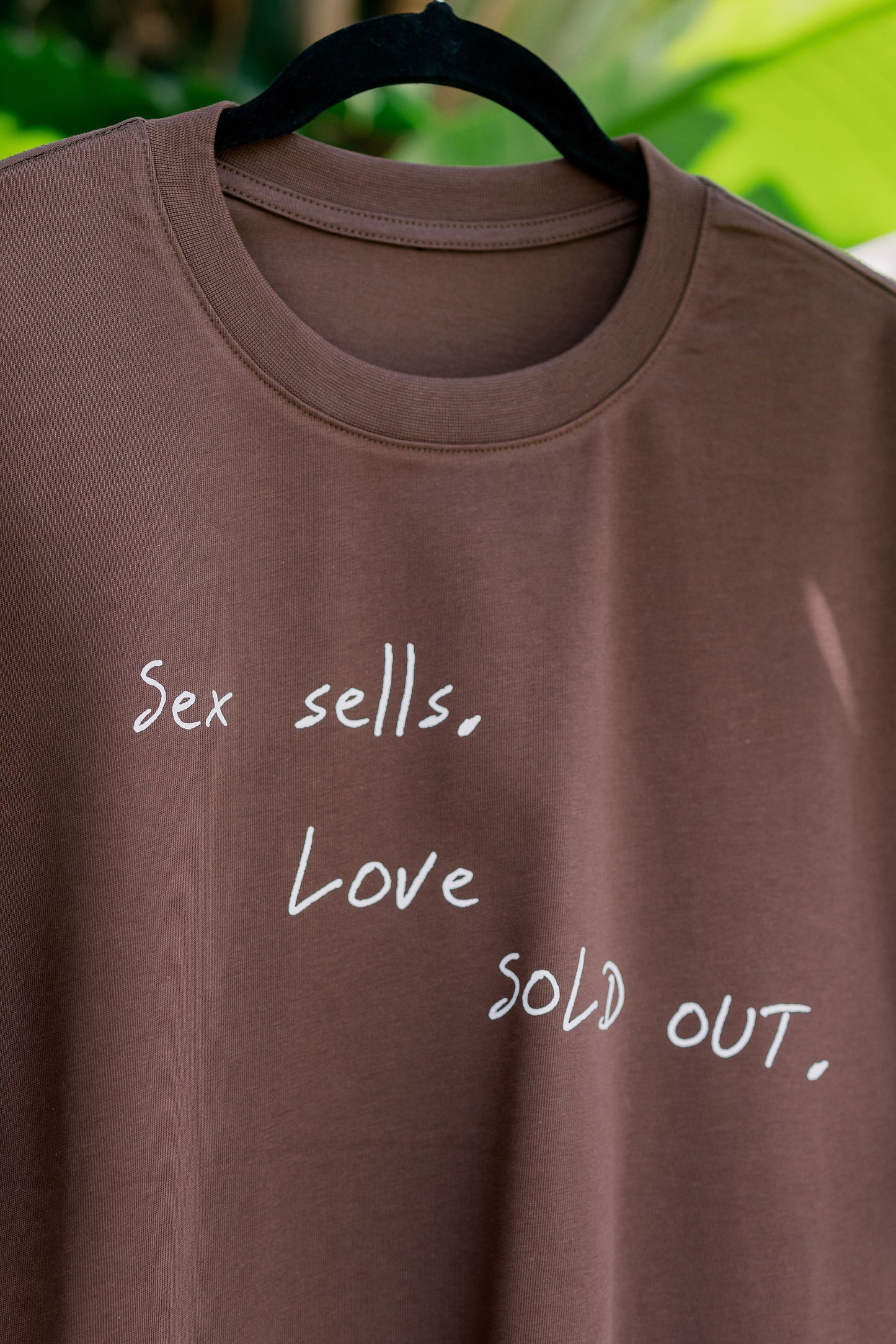 Oversized T-Shirt Chocolate "Love Sold"