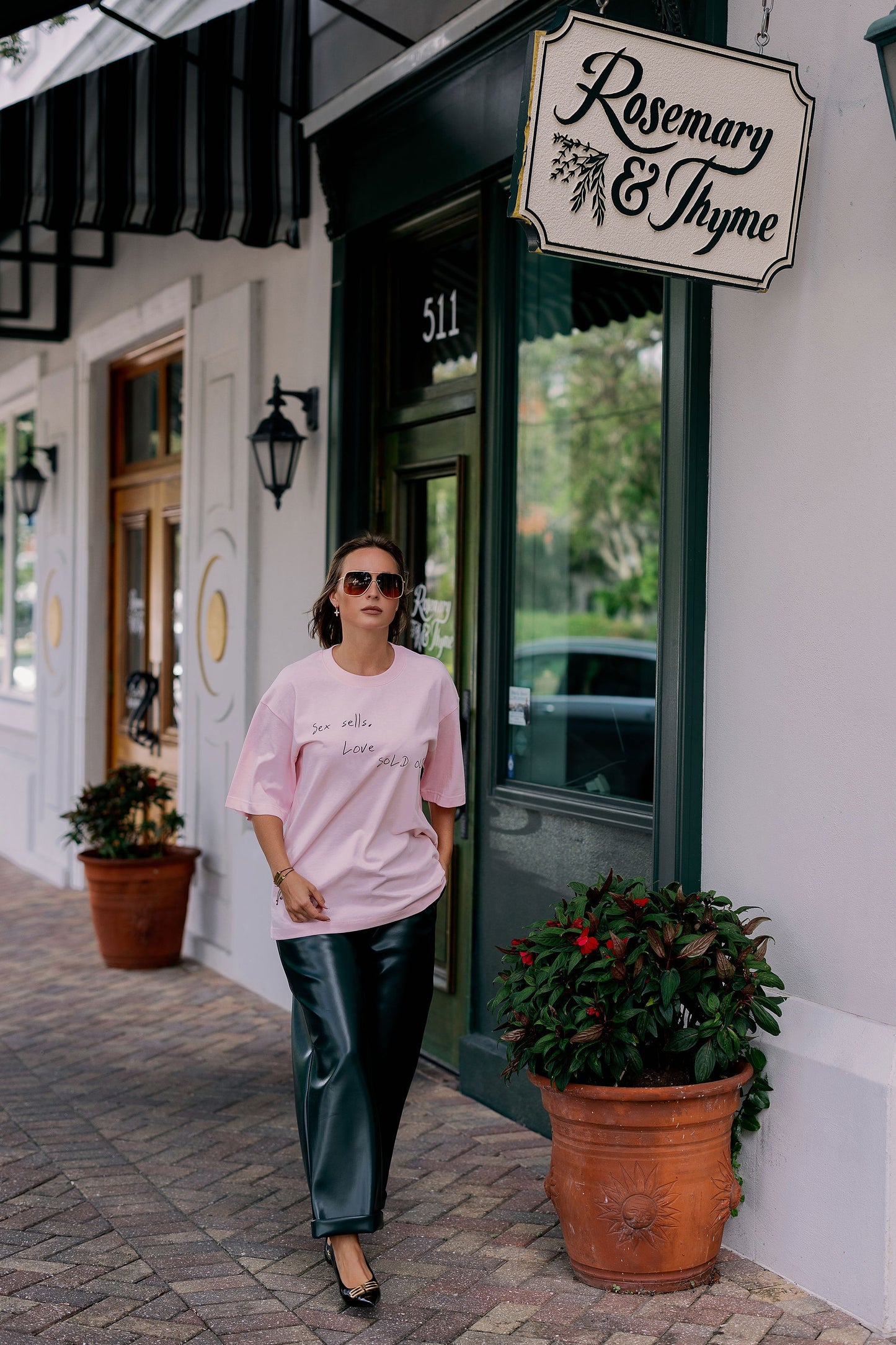 Oversized T-Shirt Bubblegum "Love Sold"